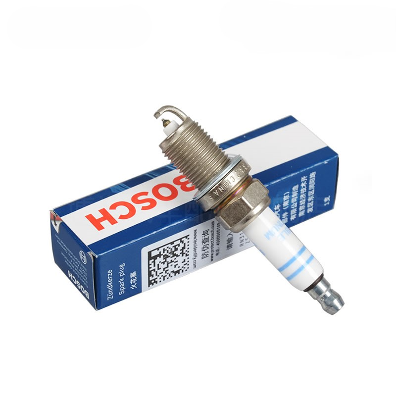 4 candele d'accensione Bosch D - Bosch Spark Plug Platinum recensione e prezzo